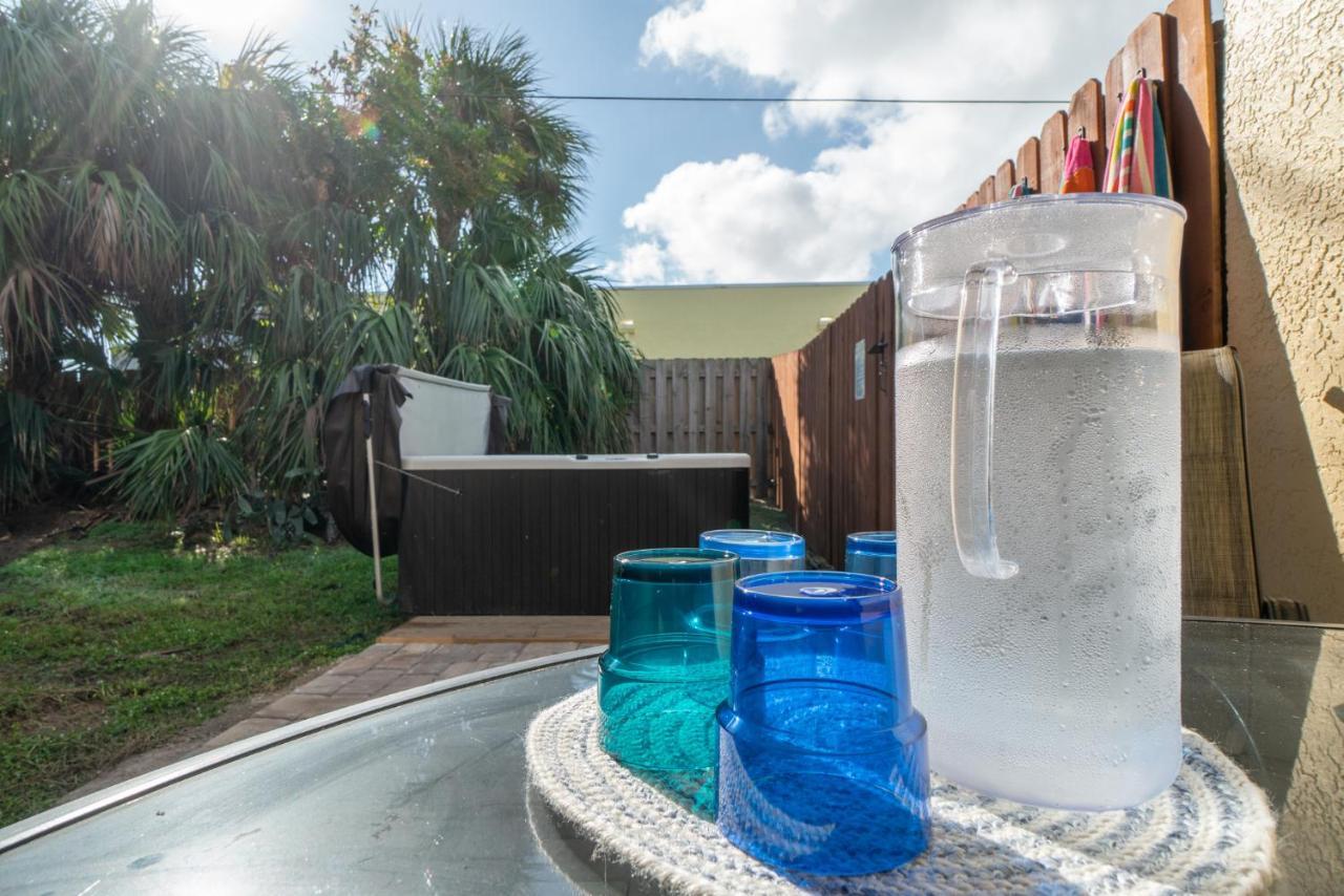 Heart Of The Waves - 3Br & 2Ba Beach Retreat - New Hot Tub - Outside Patio With Grill & Seating, Steps To Fun! Melbourne Luaran gambar