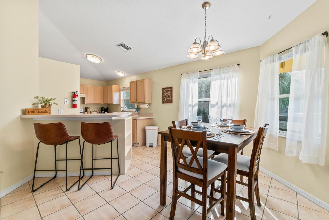 Heart Of The Waves - 3Br & 2Ba Beach Retreat - New Hot Tub - Outside Patio With Grill & Seating, Steps To Fun! Melbourne Luaran gambar