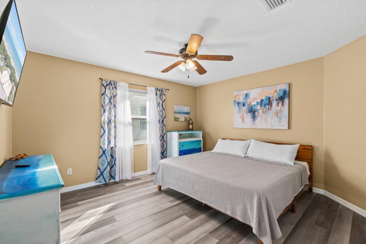 Heart Of The Waves - 3Br & 2Ba Beach Retreat - New Hot Tub - Outside Patio With Grill & Seating, Steps To Fun! Melbourne Luaran gambar